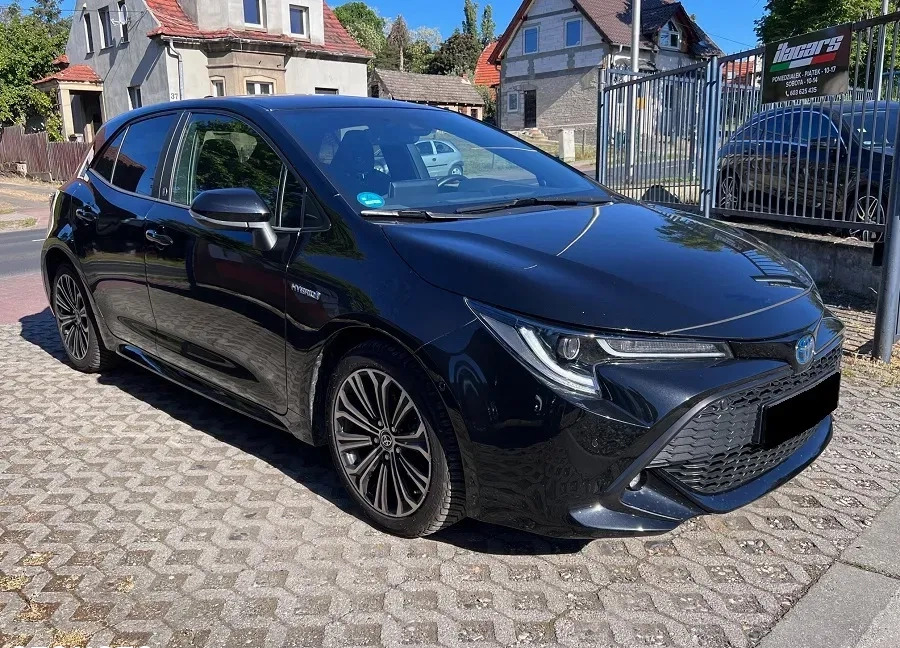 Toyota Corolla cena 87900 przebieg: 63000, rok produkcji 2020 z Góra małe 742